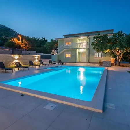 Nice In With Outdoor Swimming Pool *